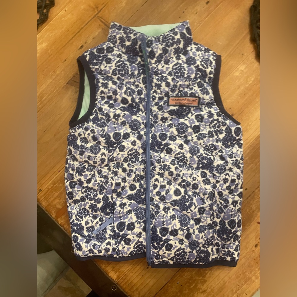 Vineyard Vines blue flowered puffy vest - very very gently worn